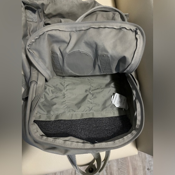 Vintage Fjallraven KANKEN backbag in Grey/Tan - Picture 5 of 5